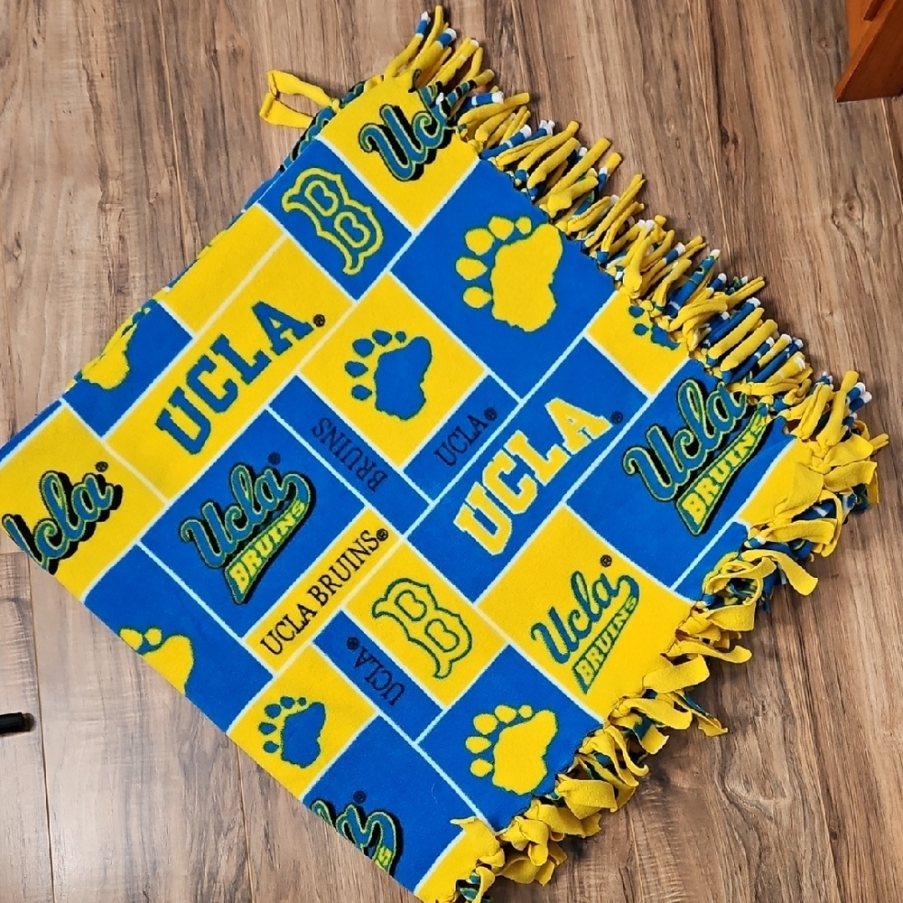 UCLA Bruins Fleece No Sew  Blanket